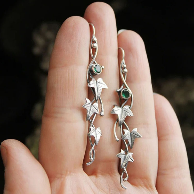 Retro Leaf Metal Inlay Rhinestones Women's Drop Earrings display picture 1
