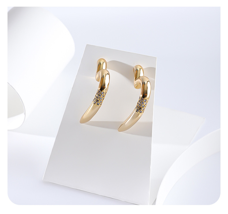 1 Pair Simple Style Heart Shape Plating Inlay Copper Rhinestones 18K Gold Plated Ear Studs display picture 2