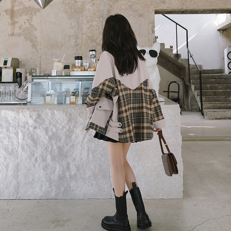 实拍2022设计感短款风衣外套女秋时尚气质韩版小个子复古格子上衣