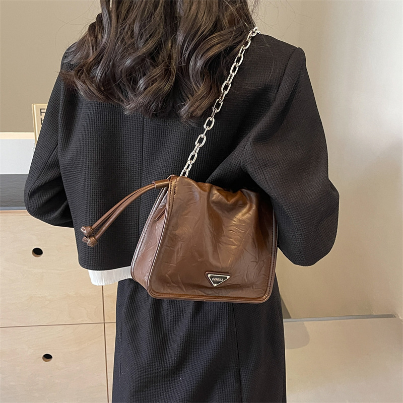 Bolso plegable de moda popular para mujeres 2024 nueva cadena bolso cuadrado sensación de alta calidad bolso casual universal