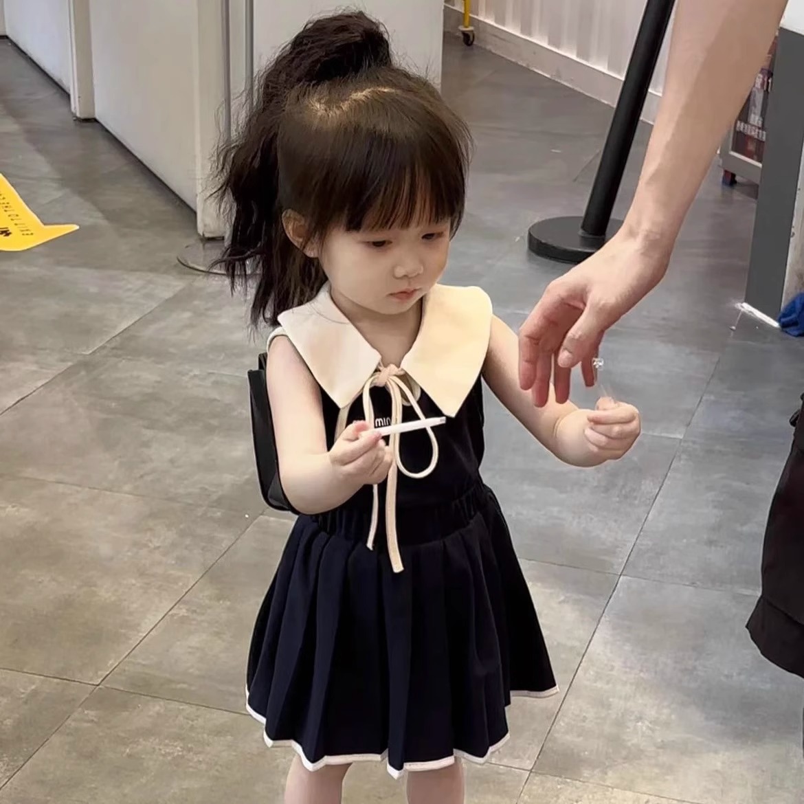 Girls Summer Set 2024 New College Style Lapel Sleeveless Top Baby Girl Fashionable Pleated Skirt Two-Piece Set