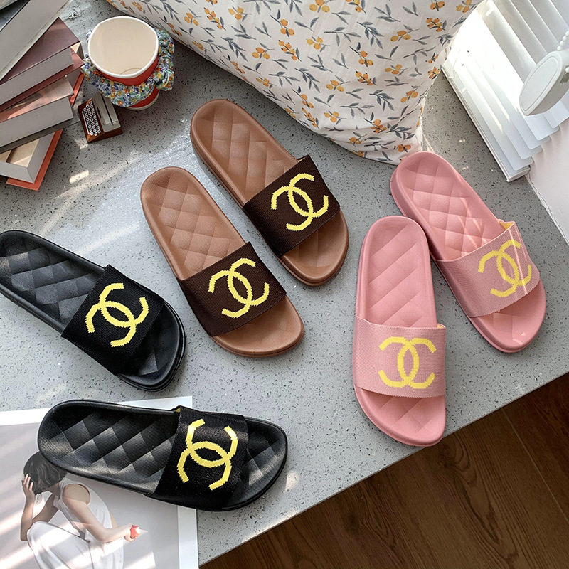 Trendy brand summer new couple slippers...