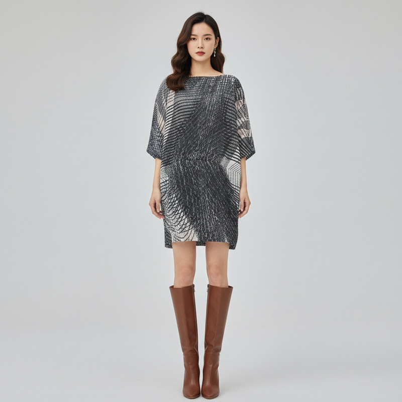 Miyake-Style Pleated Printed Dress for Women, New Summer Style, One-Line Neckline, Batwing Sleeves, Loose Plus-Size Mid-Length Dress Miyake-Style Pleated Printed Dress for Women, New Summer Style, One-Line Neckline, Batwing Sleeves, Loose Plus-Size Mid-Length Dress