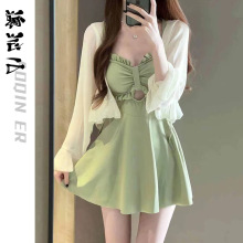 泳衣女高级新款连体保守长袖罩衫显瘦聚拢高级感纯欲泡温泉泳装女