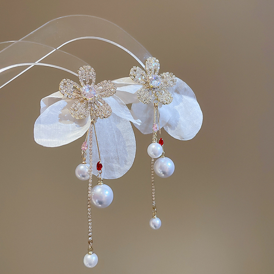 Pendientes de borla de flores de gasa de aguja de plata Pendientes de dopamina de bosque dulce Pendientes de todo fósforo de tendencia de nicho Mujeres al por mayor