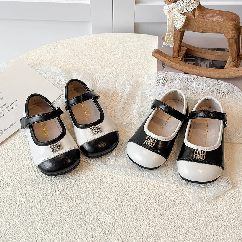 Детские туфли-лодочки для девочек с буквами на липучке