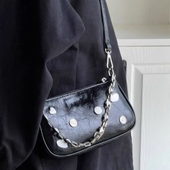 小精靈腋下包女高級感鏈條百搭手提法棍包小眾徽章單肩斜挎小方包