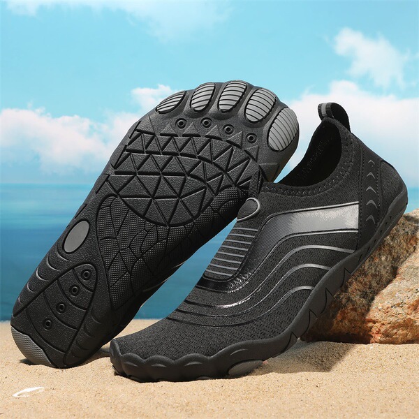 Casual quick dry beach footwear for men and women for swimming