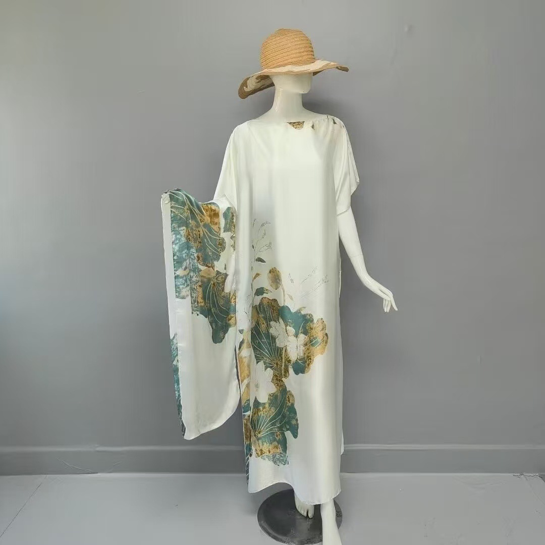 흰색 바탕에 녹색 연꽃