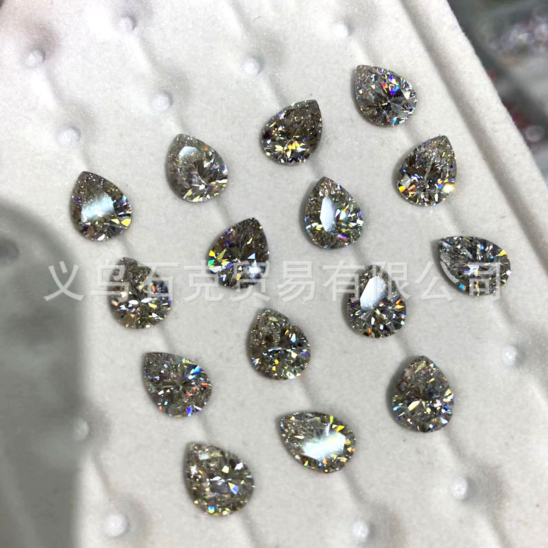 Nail decoration drop-shaped with zircon