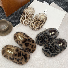 �ﶬ����ů��ͯ����ëë��Ь��Ůͯ�Ӽҕr�б��yһ�_�����e����Ь