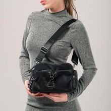 �n��r��ײɫ�μ�б���Ů�p���������������e���Թ��b�L�֙C��