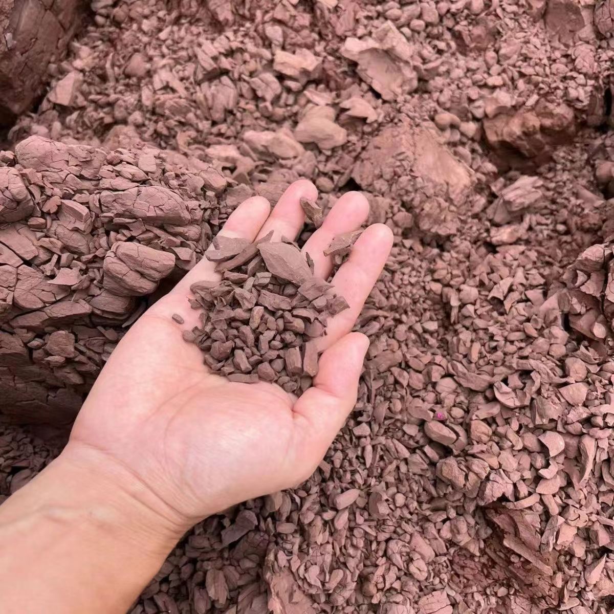 厂家批发风化土颗粒风化石簕竹土黄杨木岩柏土生根多肉土兰花茶花