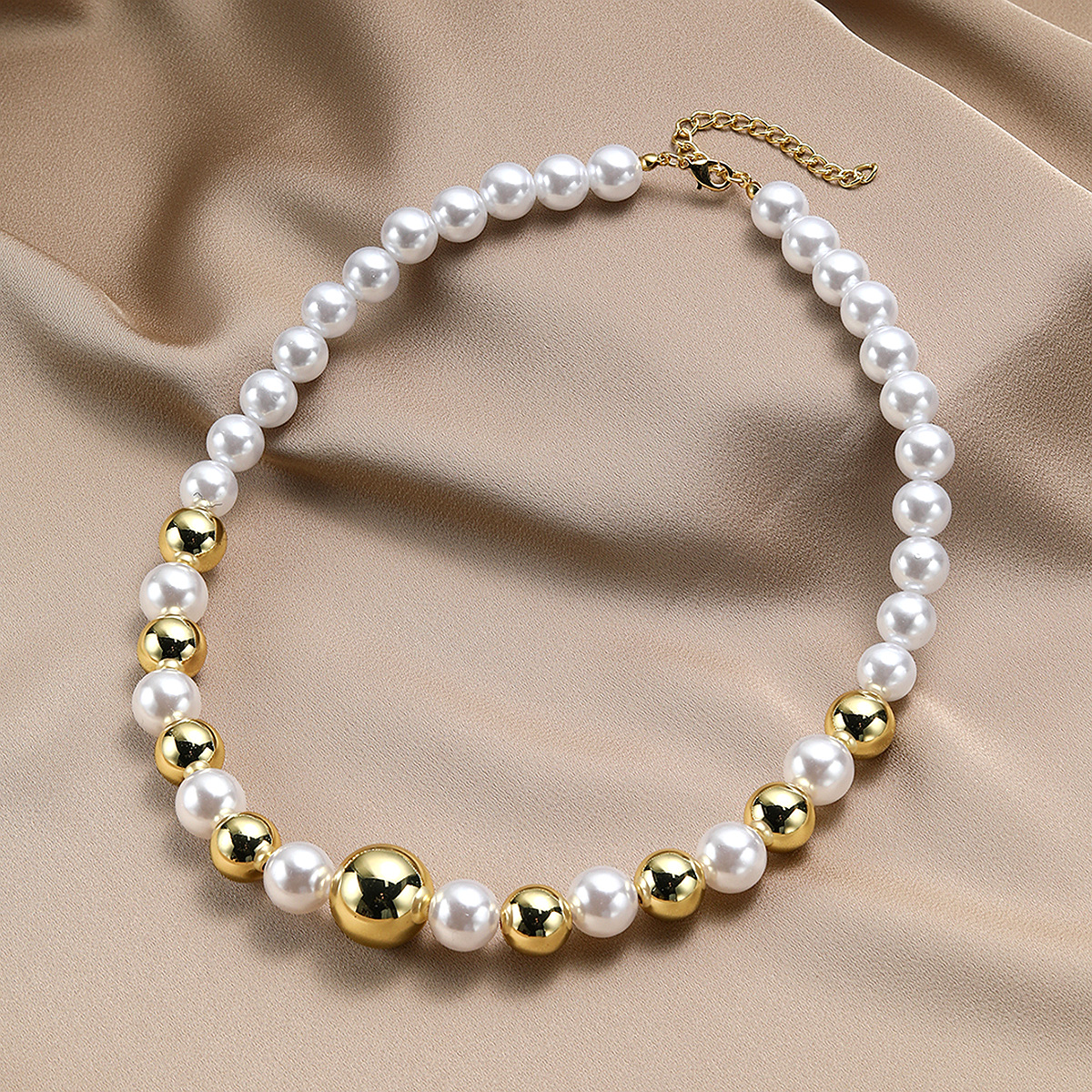Wholesale Jewelry Elegant Lady Streetwear Geometric Heart Shape Arylic Imitation Pearl Beaded Pendant Necklace display picture 9