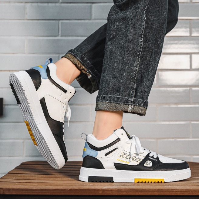 Zapatos blancos deportivos de moda de todo fósforo de primavera 2024 nuevos zapatos cómodos de moda para hombres