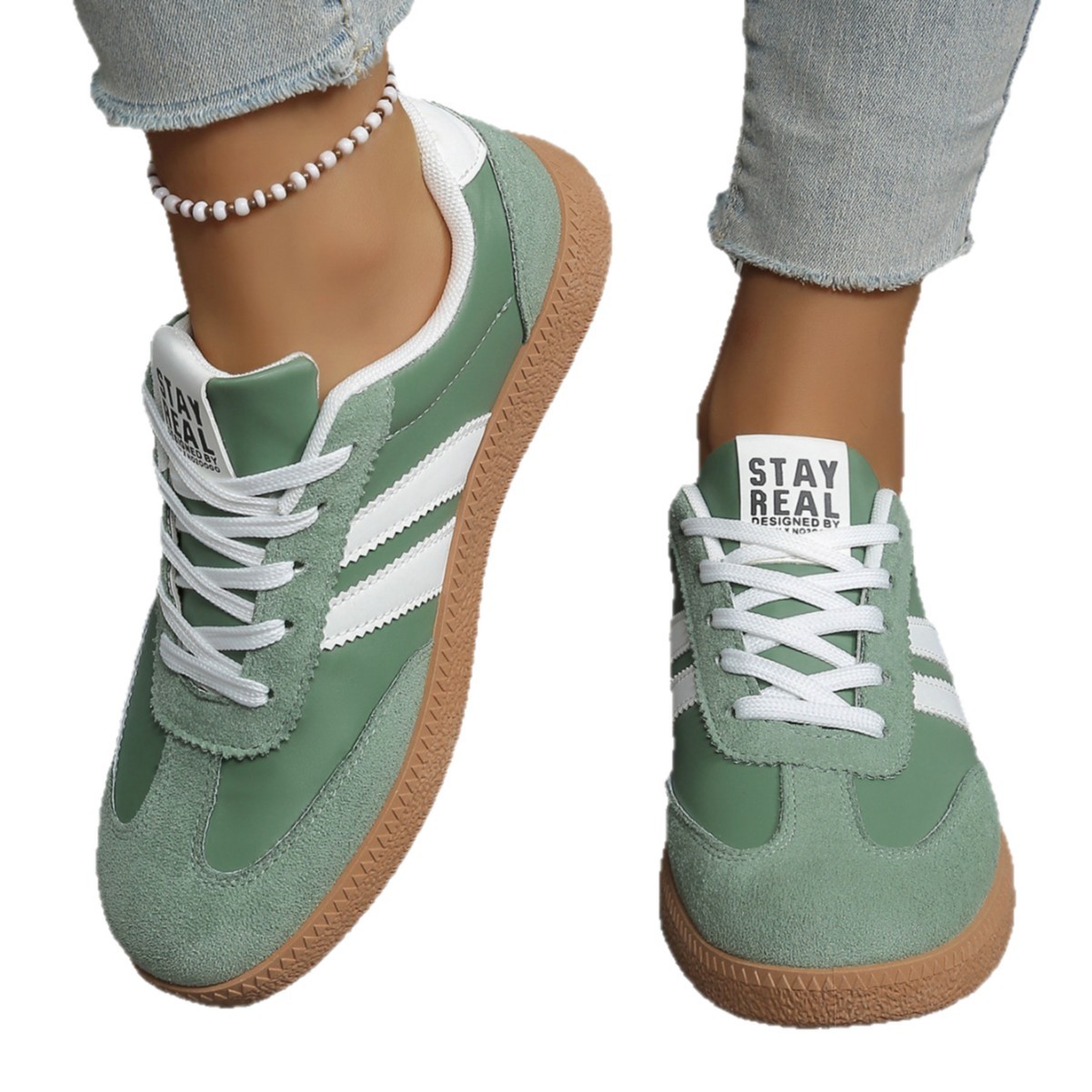 Zapatos de entrenamiento de base plana para mujeres 2025, primavera y otoño, zapatos de skate de comercio exterior de tamaño grande, zapatos casuales de moda, zapatos blancos para mujeres