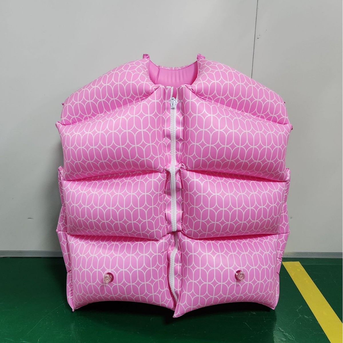 充气羽绒服气模闭气吊挂T恤衫短袖鞋子服商场美陈展览展陈列模型