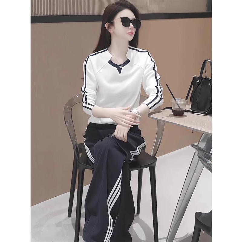 Spring Clothing for Women 2026 New Style Light Luxury High-End Minimalist Style White Loose Round Neck Sweatshirt Two-Piece Set Women's Fashion