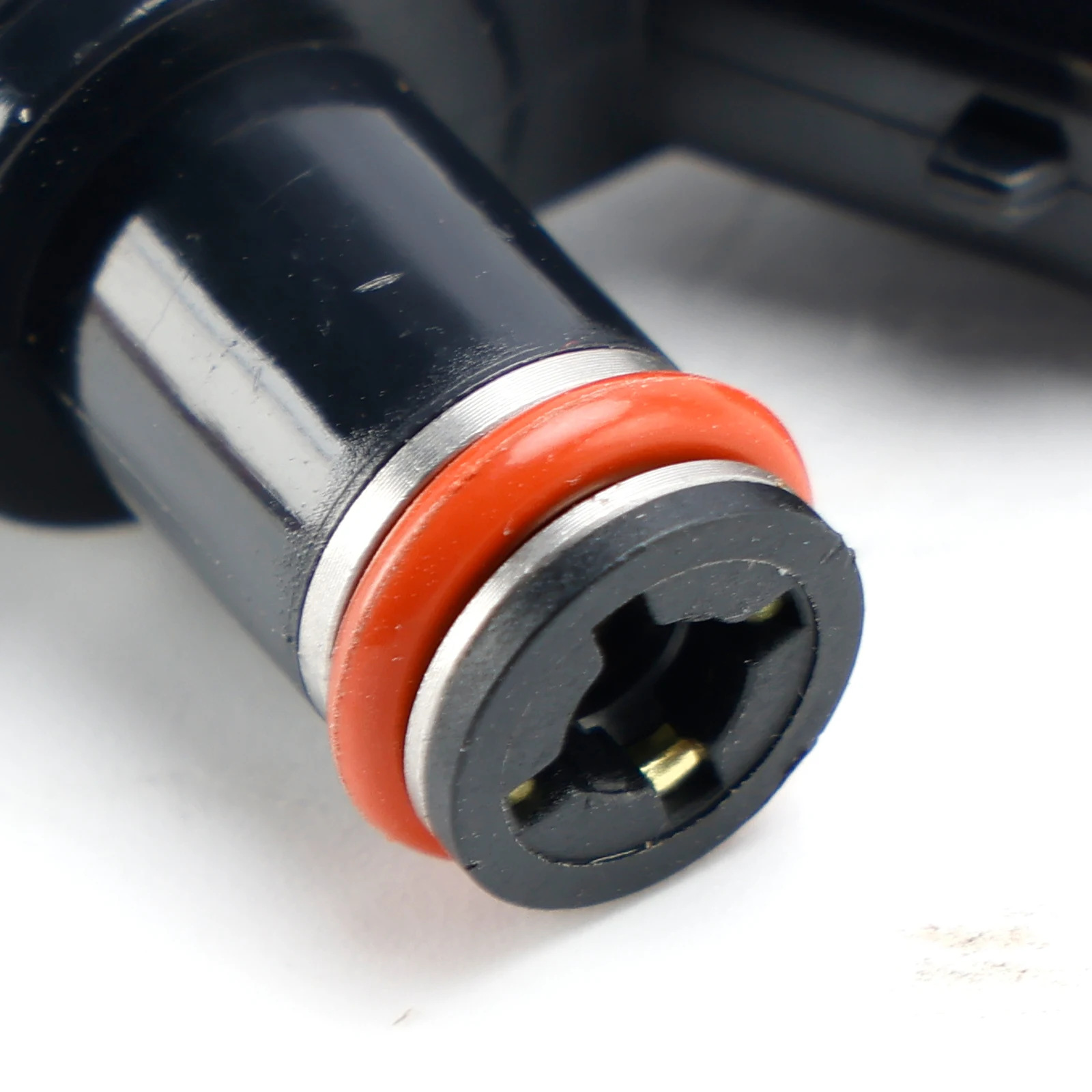 15710-21H00 Fuel Injector 1571021H00 for Suzuki Gsxr1000 07-16
