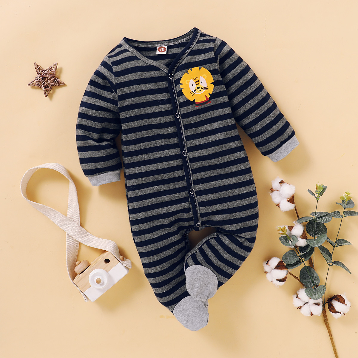 Vêtements Pour Bébés Printemps Et Automne Manches Longues Barboteuse Une Pièce À Rayures Bleues Sans Capuche display picture 3