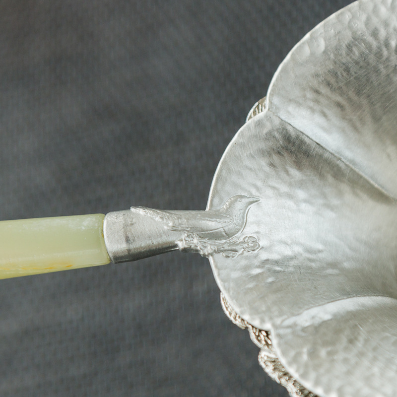 Fábrica al por mayor hecho a mano puro estaño colador de té Filtro de té flor creativa Filtro de residuos de té neto bandeja de té accesorios de té