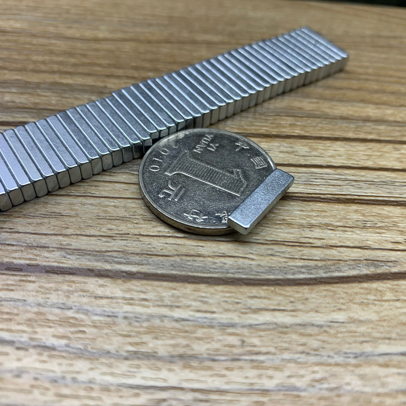 N52性能15*4*2毫米磁铁钕铁硼长方形饰品配件强磁铁 长方形强磁铁