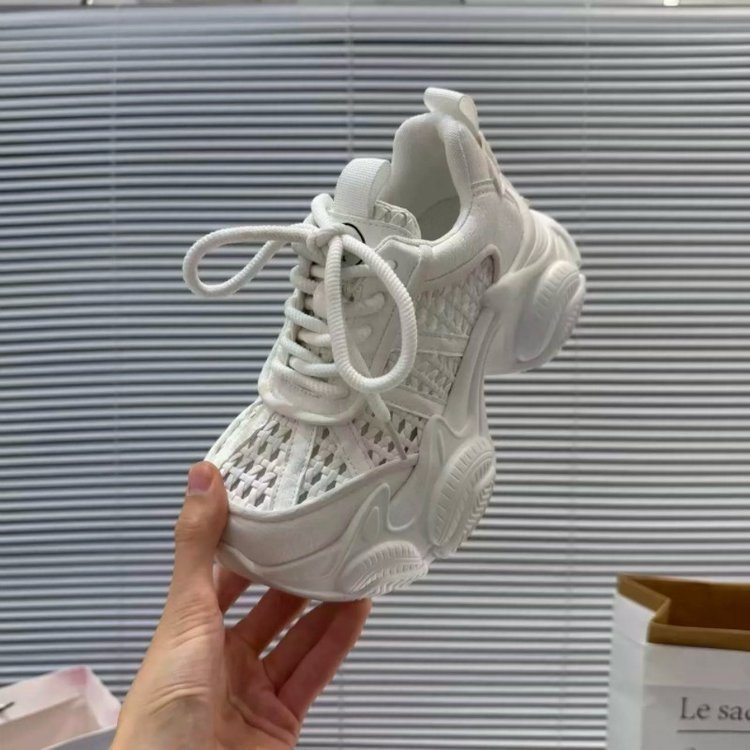 Zapatos de red para mujeres de verano de 2026 nuevos zapatos de deporte casuales transpirables de malla gruesa para mujeres