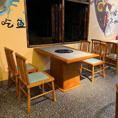 実木鍋テーブル電磁ストーブ一体業務用無煙実木岩板包辺火鍋店レストランテーブルと椅子の組み合わせ