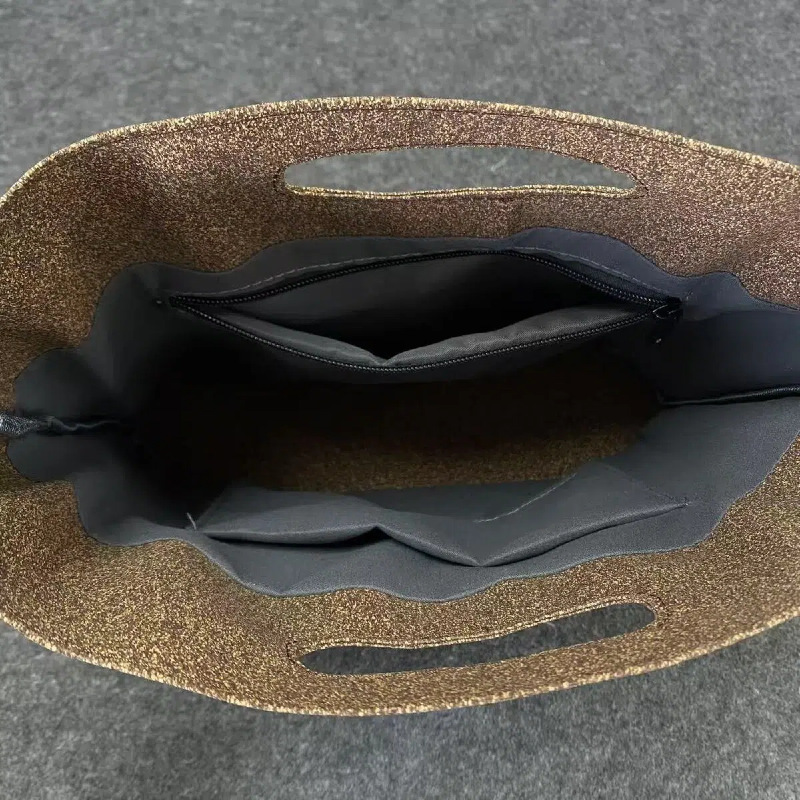 ���Ҷ�����ľ����������״�Ů��ʱ��ͨ�ڰ�����ˮ���໷����ľ��