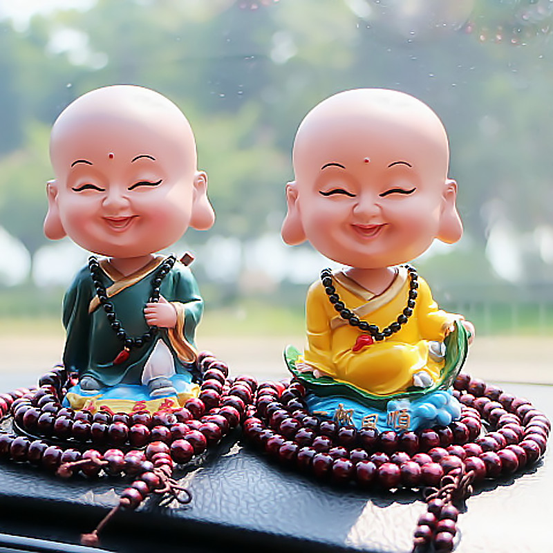 자동차 장식품 흔들기 작은 스님 진정 평화 자동차 액세서리 자동차 수지 흔들리는 머리 인형 귀여운 남녀 용품