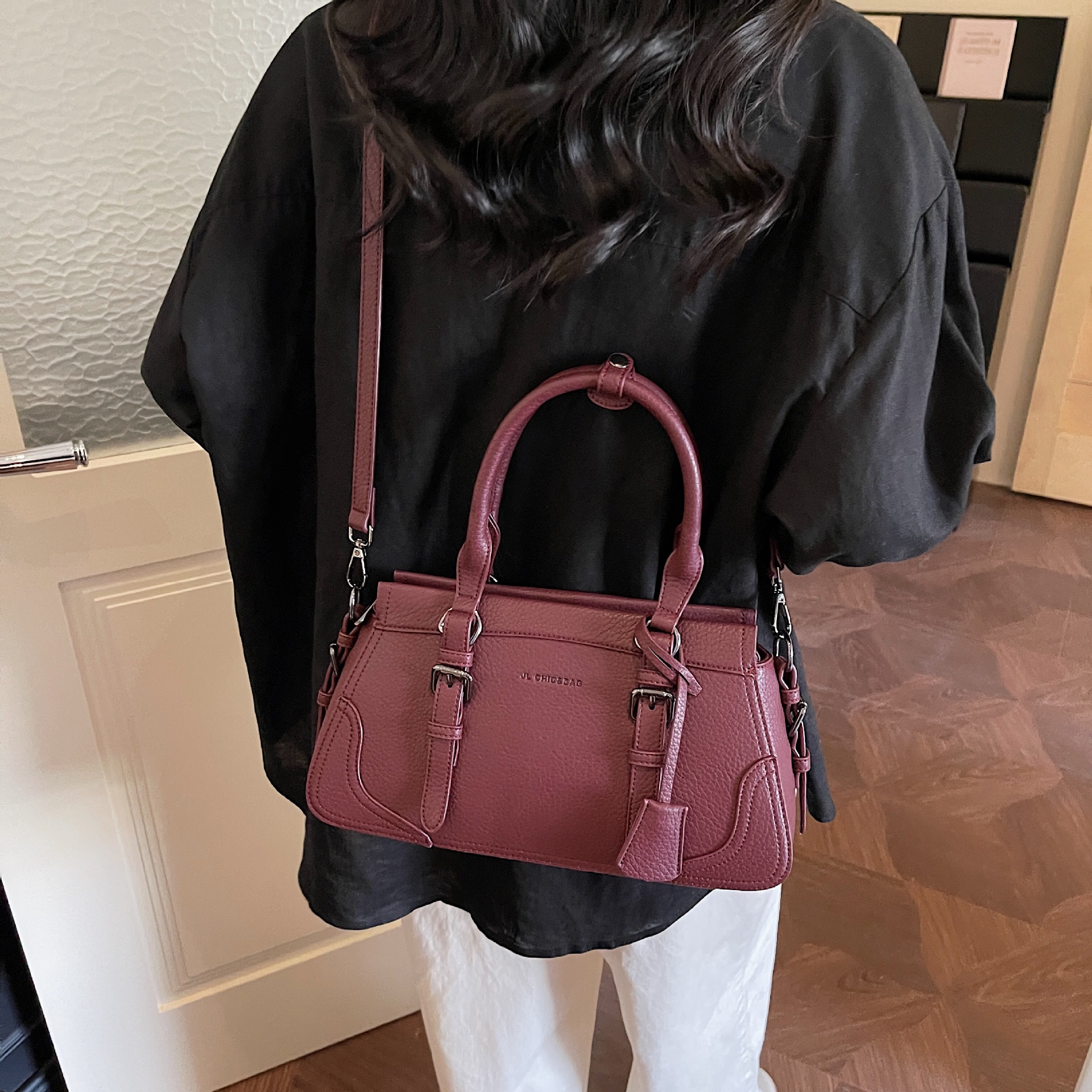 Bolsa de mano estampada litchi europea y americana 2026 verano nuevo estilo ligero de lujo nicho sensación diaria de hombro mochila image 4