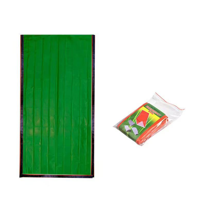 가장자리가 검은색인 녹색 침낭 1팩