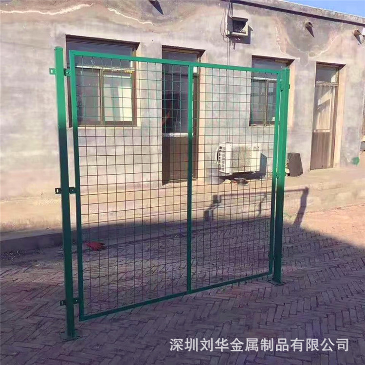 现货三角折弯护栏网 工程围栏桃型柱护栏 厂房小区防爬护栏网