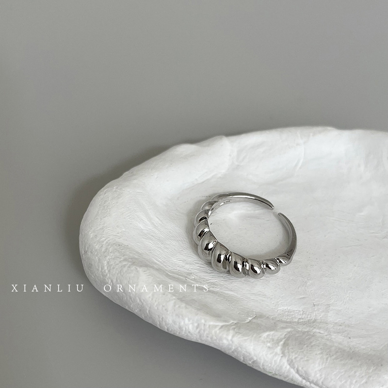 Style 2632 threaded horn ring