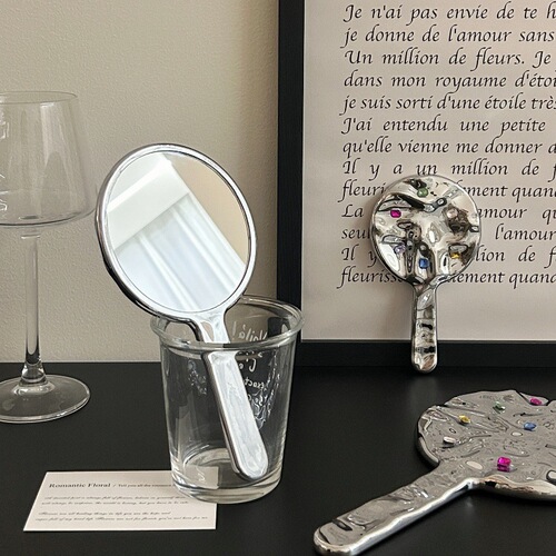 Hot girl with diamonds hand-held makeup mirror ins style high-end portable high-definition retro small mirror handle type makeup mirror