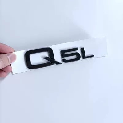 3.0 engine options, rear four-ring lettering — Car logo - standard-q5l