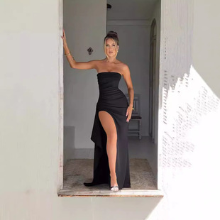 ���R�dwish���Y��Ů�bһ���IĨ���B��ȹ�r���Ը�¶�����_���Lȹ��