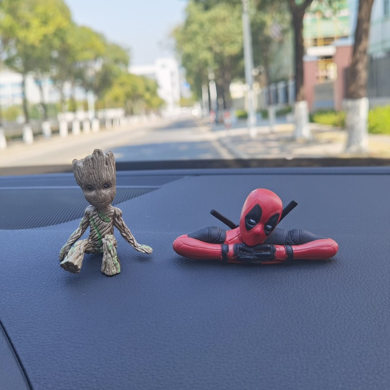 작은 나무 개성 뿌리 데드 풀 자동차 인형 손으로 만든 모델 창조적 인 콘솔 인테리어 액세서리 장식 자동차 장식품