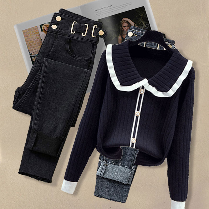 Damenbekleidung – Lockerer Strickpullover mit Peter-Pan-Kragen – Damen-Outfit-Set für den Herbst in Übergröße – Lockerer Strickpullover mit Peter-Pan-Kragen und Slimming-Jeans_voghion.com