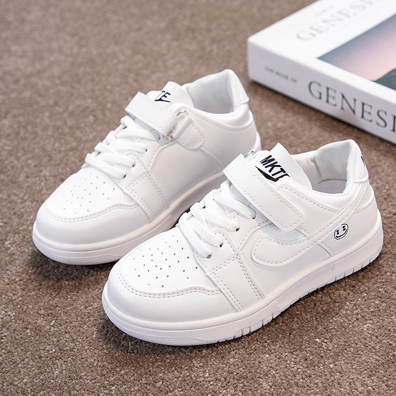 Zapatillas de deporte para niños nuevas 2023 primavera y otoño cómodos zapatos blancos transpirables zapatos para niñas zapatos casuales para niños