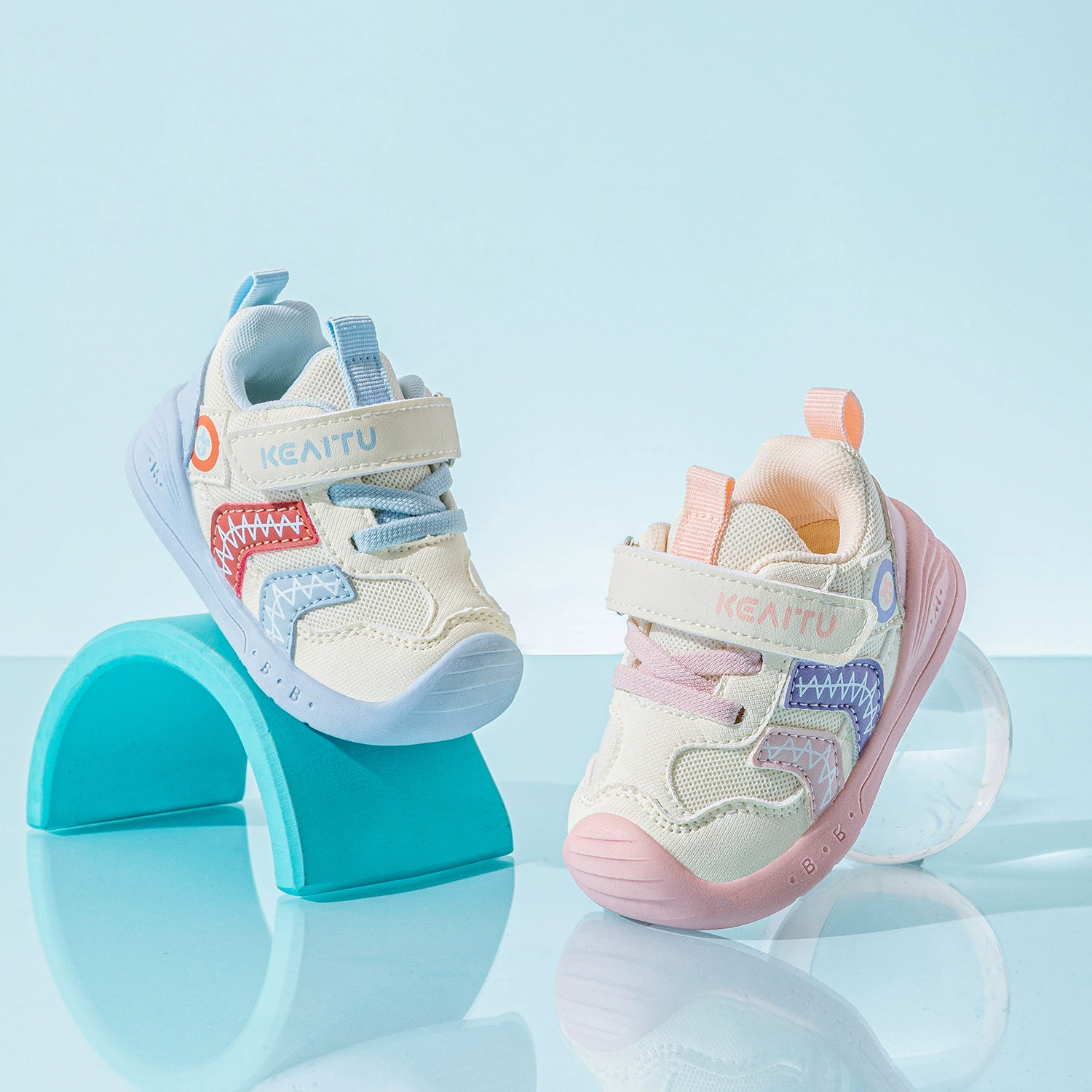 2025 новая новая ключевая обувь женская нескользящая и износостойкая ходка мужская мягкая подошва сетка дышащая детская обувь оптом