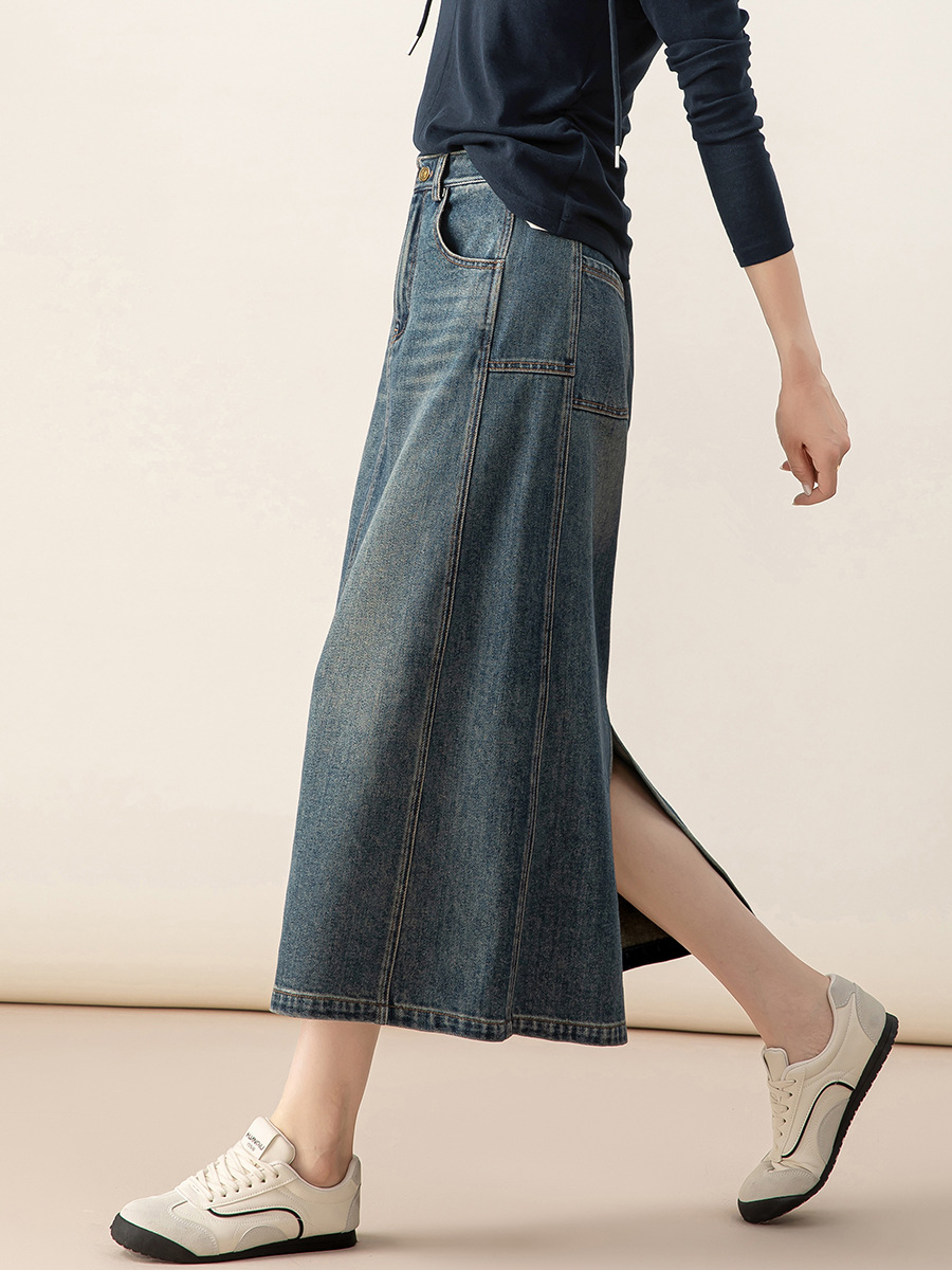 Váy denim chữ A lưng cao cổ điển xẻ tà dài vừa phải — màu xanh