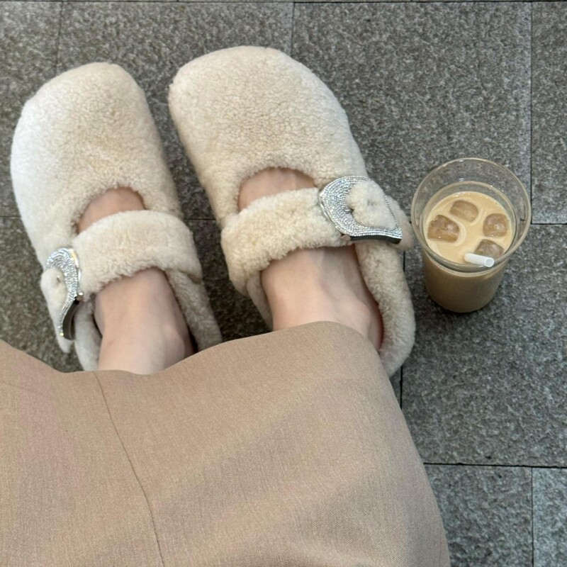 [Same Style as Zhou Ye] White Popular Baotou Lamb Fur Slippers for Women to Wear Outside Fleece-Lined Cotton Shoes with Rhinestone Birkenstocks