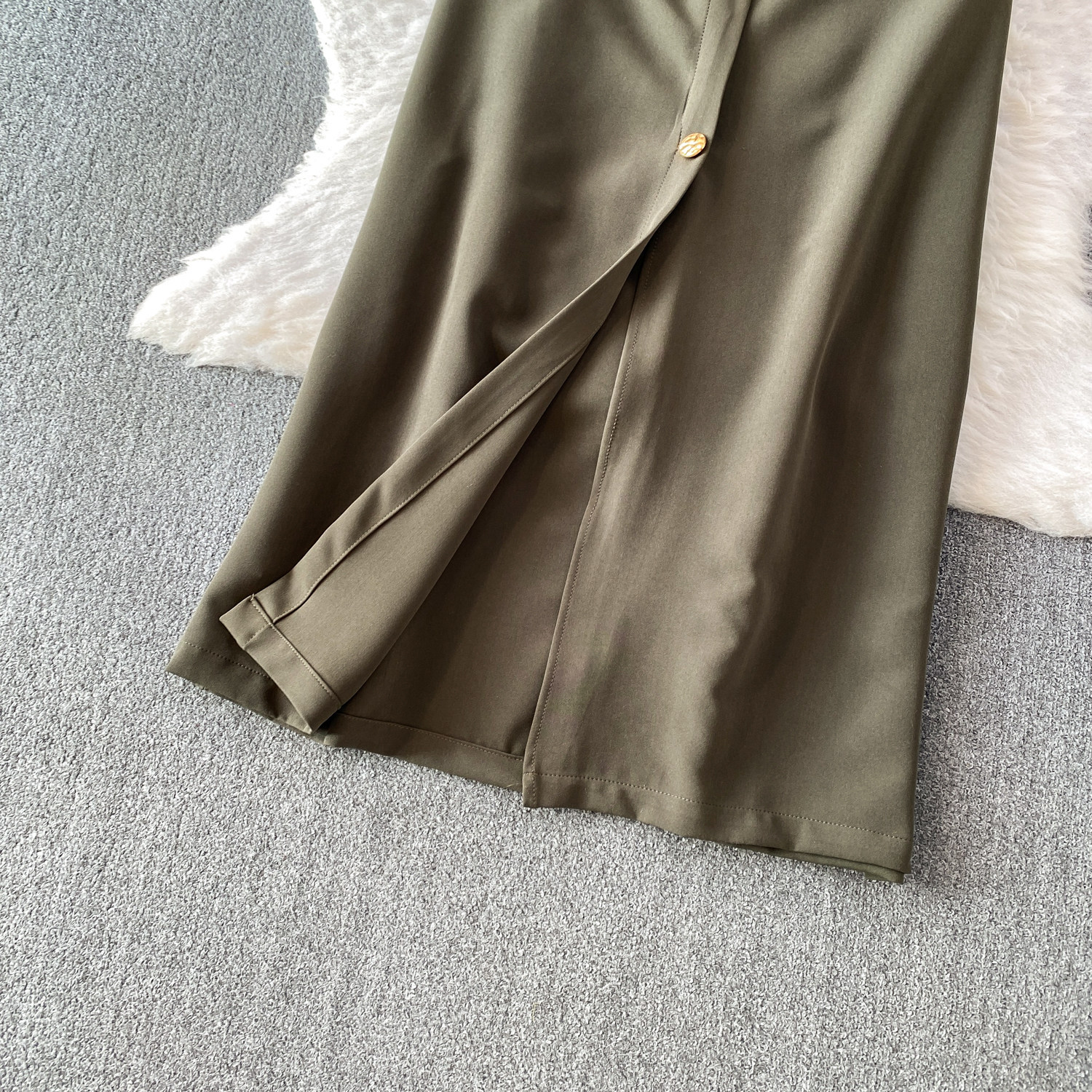 Sophisticated V-Neck Sleeveless Blazer Dress With Metal Buttons, Slimming Waist & High Slit_ecoleips.com