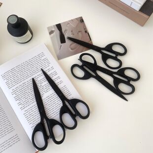���ø߼�����ɫ�����ֹ����ð�A�ֱ����P��k���ľ߼��������^