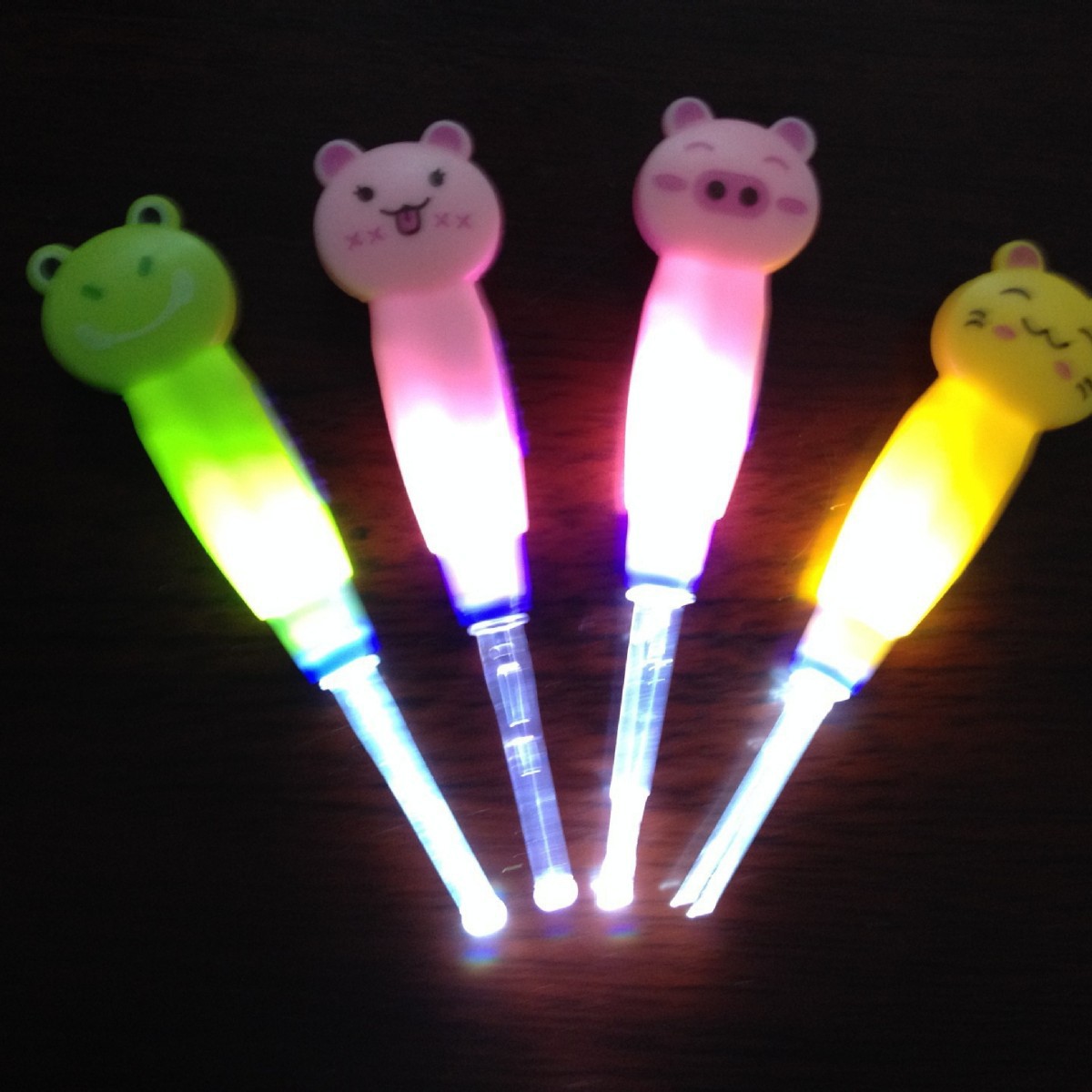 Dibujos animados de animales de limpieza extraíble oreja selección del oído luminoso oreja herramienta de limpieza del oído limpiador del oído