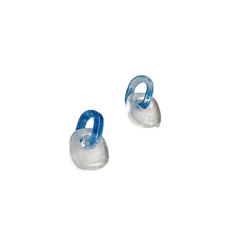 Oversized Sculptural Clear Acrylic Clip-on Earrings Modern Design_voghion.com