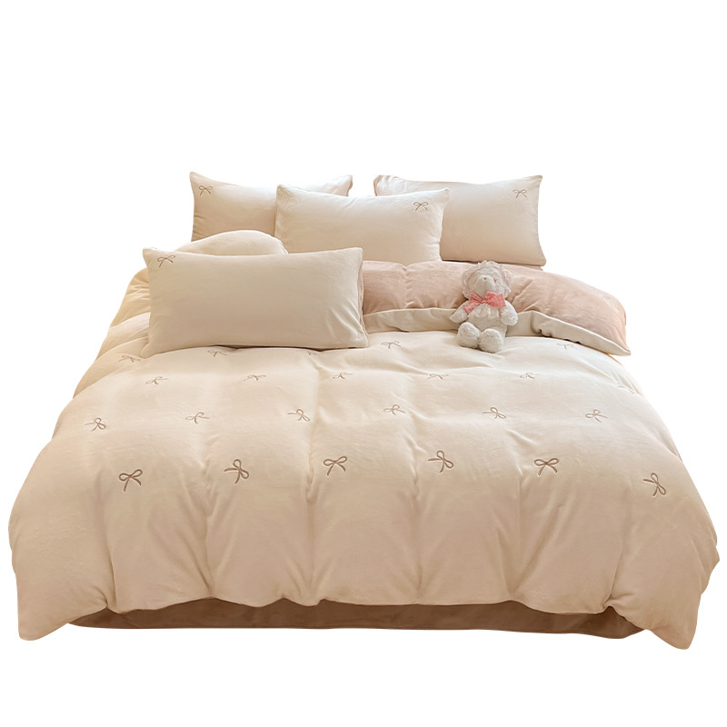 Tres o cuatro piezas de lana de leche gruesa de color sólido pequeño fresco doble invierno lana de coral doble cama de lana simple conjunto