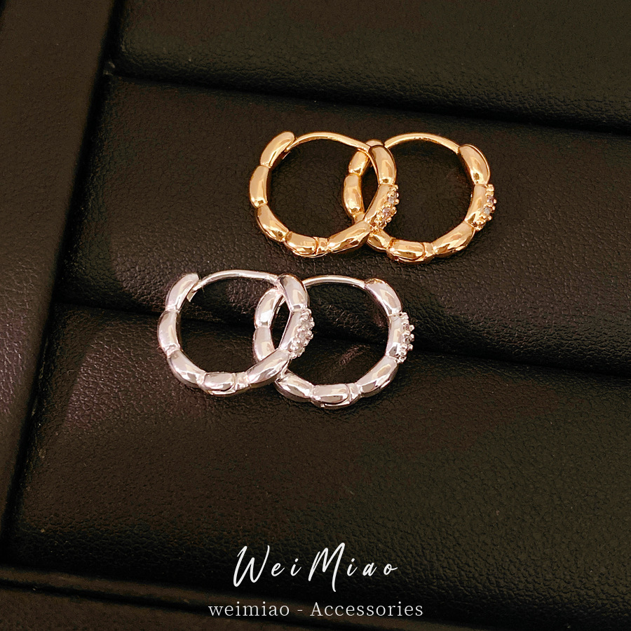 18 quilates de oro verdadero electronite de piedra redonda perfiles de encaje simple viento diario aretes de aretes de lujo ligero de alta calidad aretes de aretes