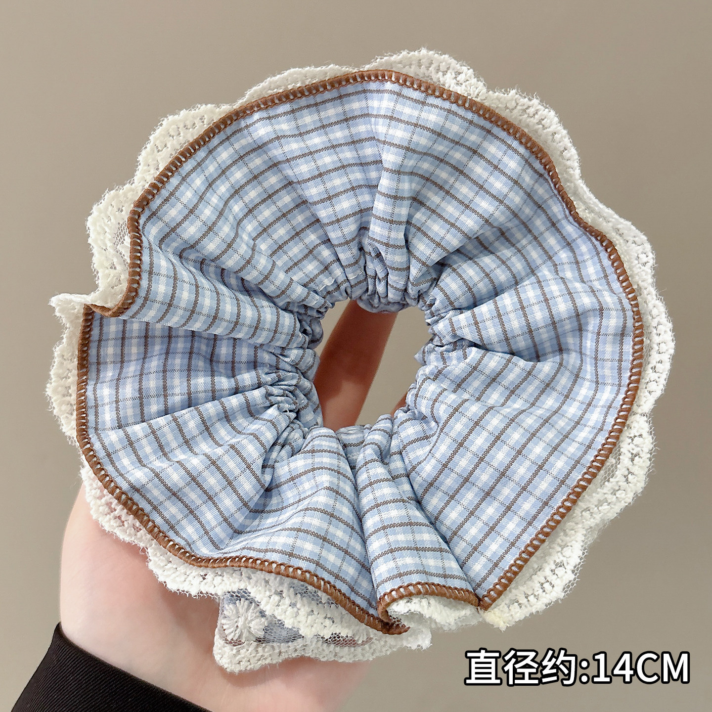 Nuevo scrunchie de encaje multicapa 2026 para mujer, lazo para el pelo de alta gama, accesorio suave para el cabello estilo coreano.
